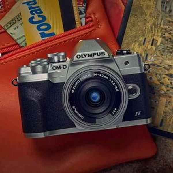 OLYMPUS OM-D E-M10 Mark IV