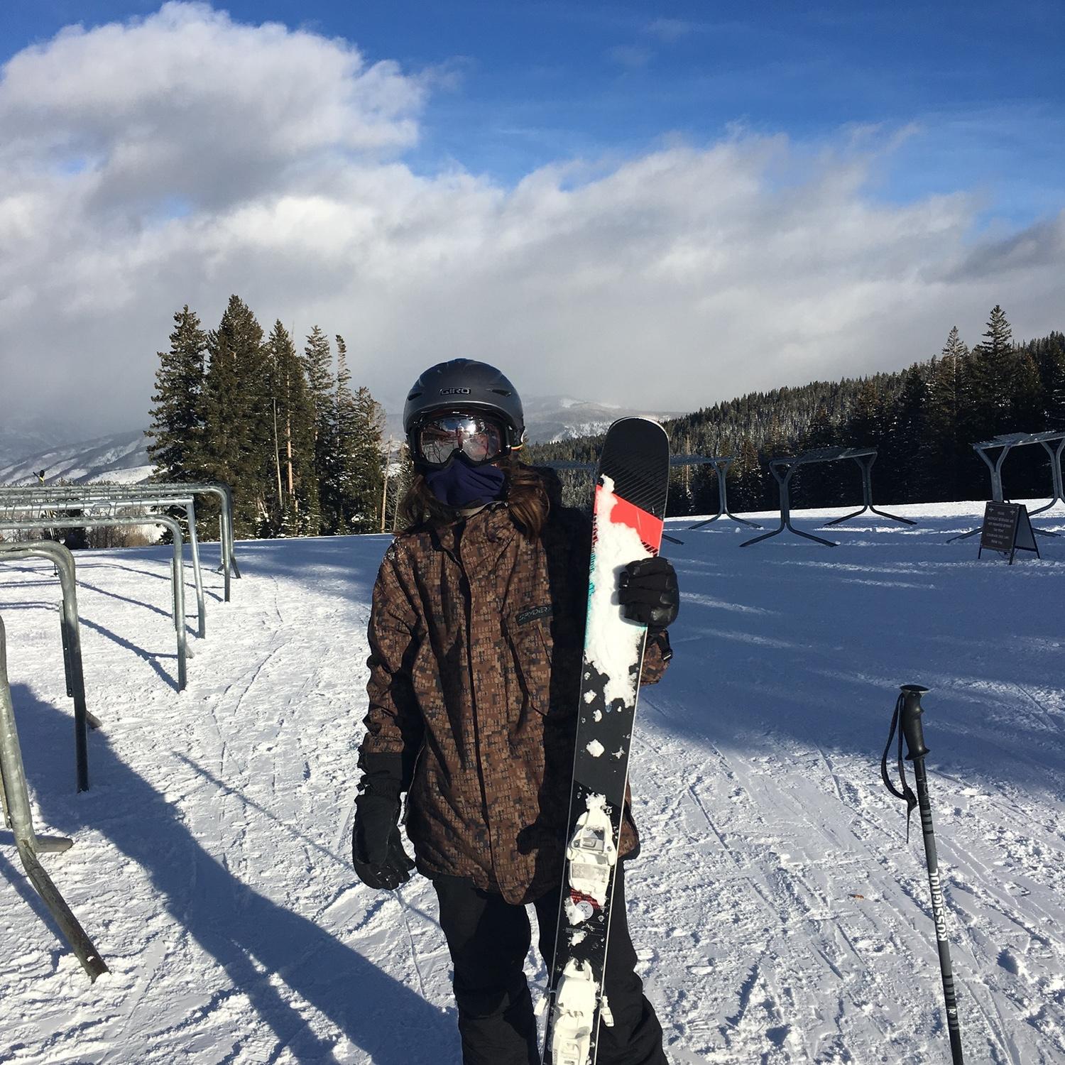 Erica in Ross's ski gear.
"You just look like a cool skier chick"
-Ross
