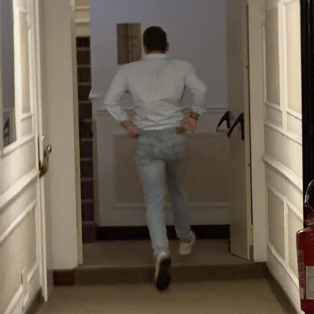 Ground-floor hotel room so Andrés doesn’t turn the hallway into a sprint 👀