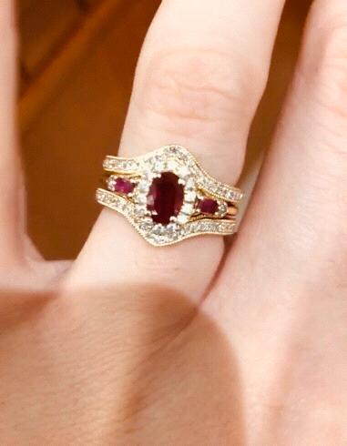 Closer look at Taylor’s bridal set