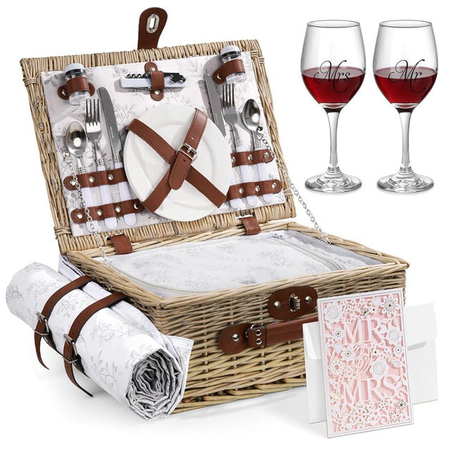 Picnic Basket for 2, Bridal Shower Gift Wedding Gifts with Mr Mrs Wine Glasses and Greeting Card, Engagement Newly Weeding Gifts for Couples 2025, Wicker Picnic Set Kit with Blanket Cooler for Beach