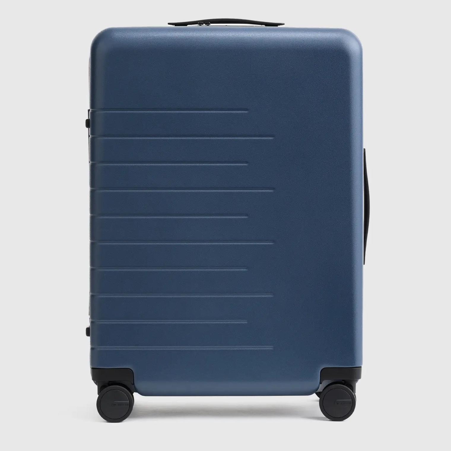 Expandable Medium Check-In Suitcase, Navy