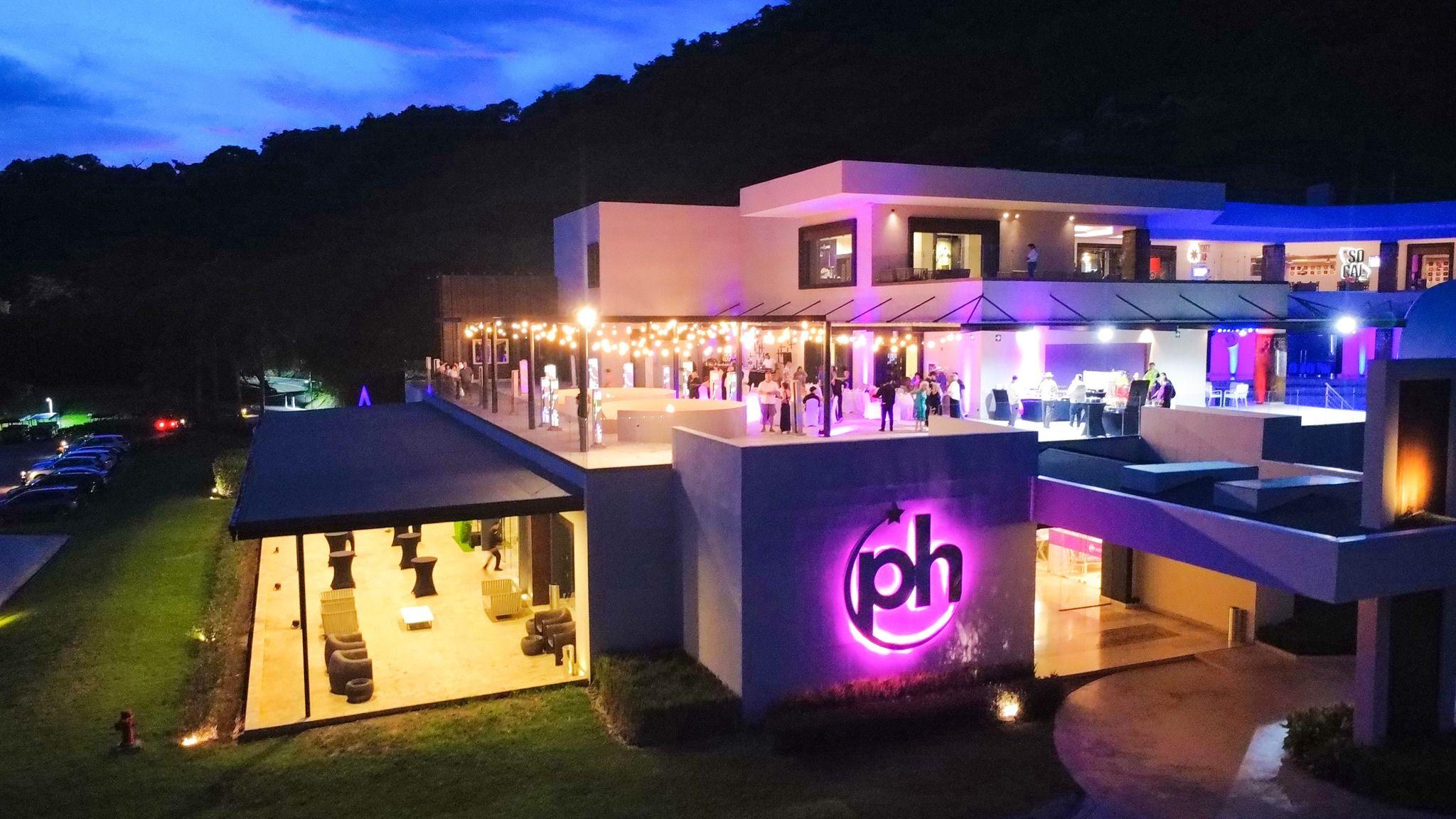 The Wedding Website of Alexis Ryans and Jacob Perry