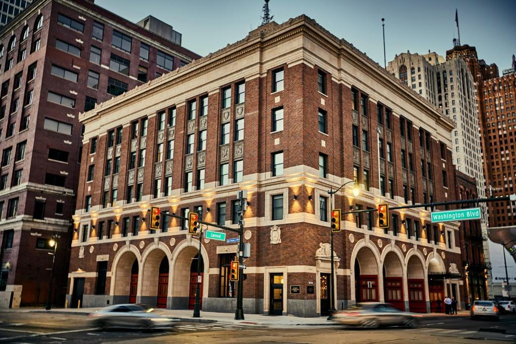 The Wedding Website of Jack Campau and Elizabeth Baratta