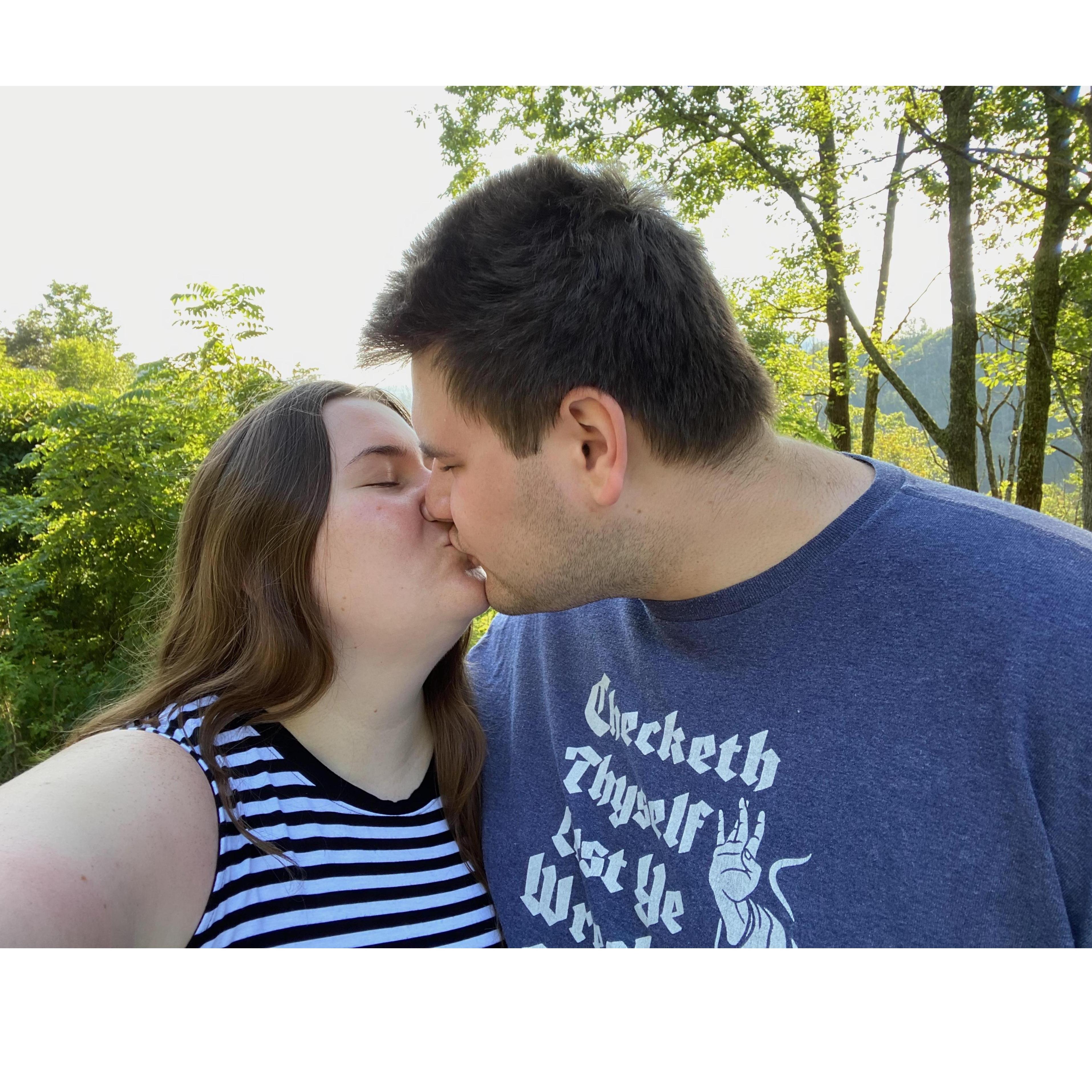 A wonderful kiss on an outlook at Smoky Mountain National Park