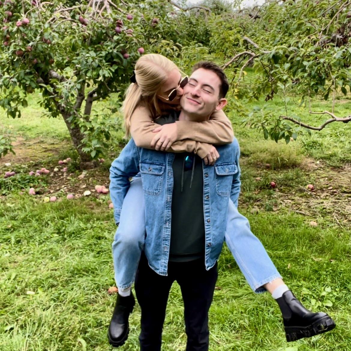 Our yearly apple picking date <3