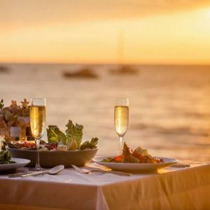 Cena romántica en la playa