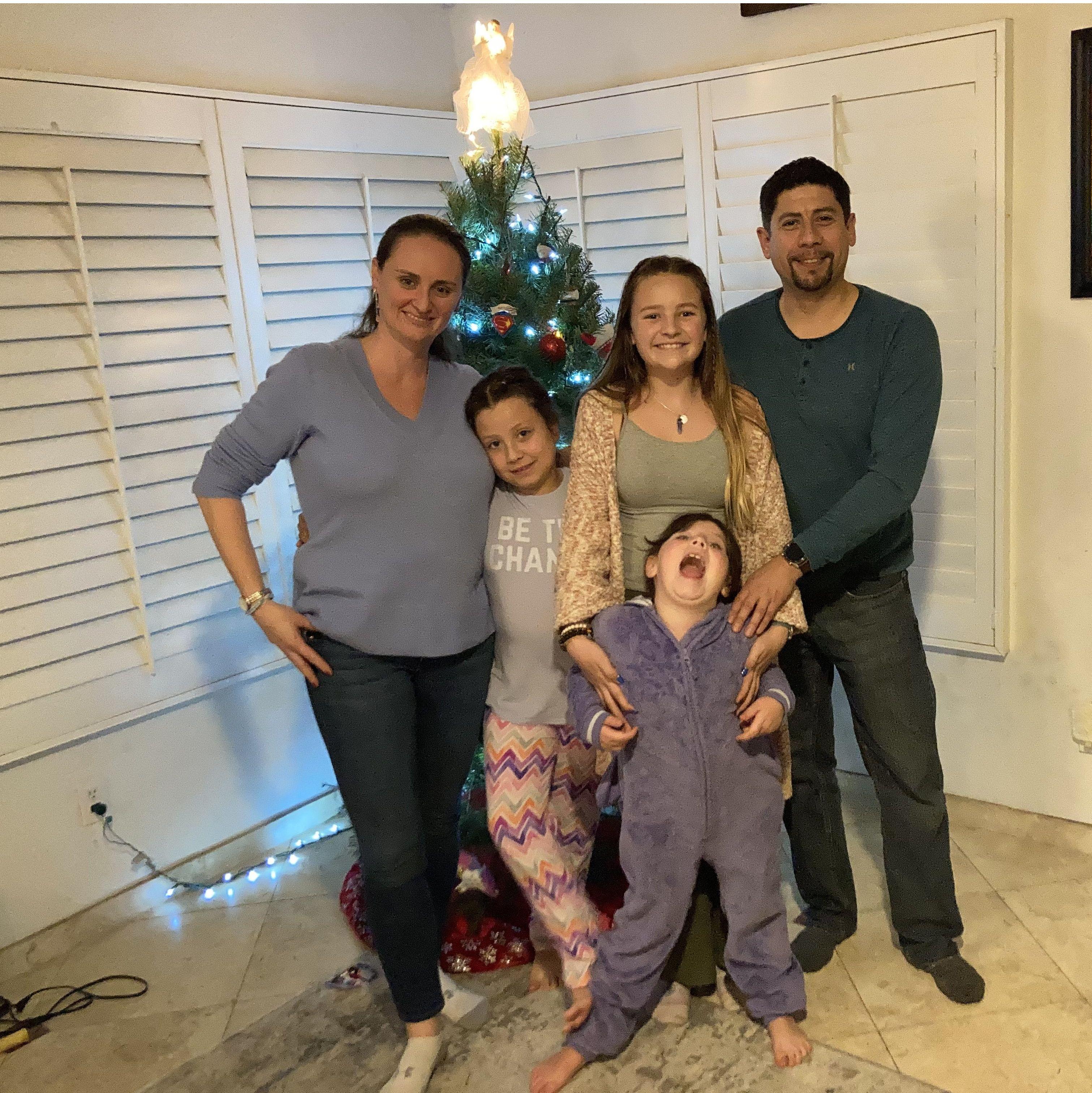Our first Christmas
Nuestra primera navidad