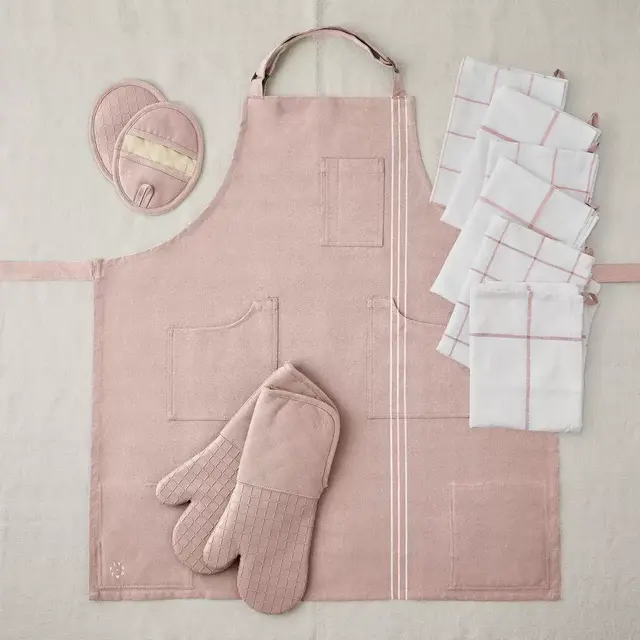 Food52 Oven Mitts & Pot Holders - Complete Set in Rhubarb