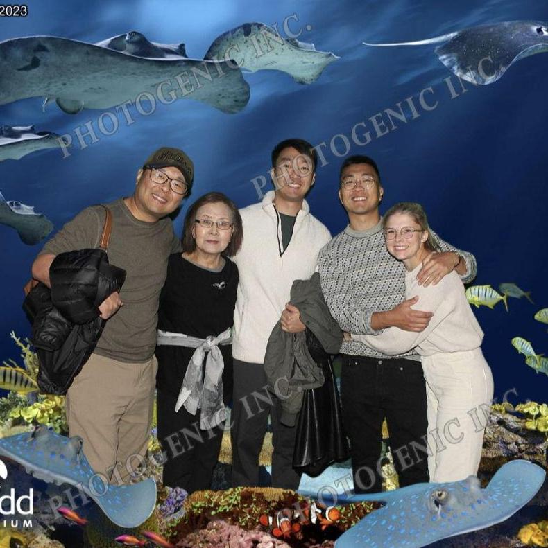 2023 - Fam visit to aquarium