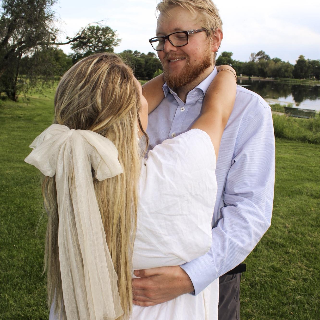Engagement Photos🤍

(Photos taken by Chrissy Kerr)