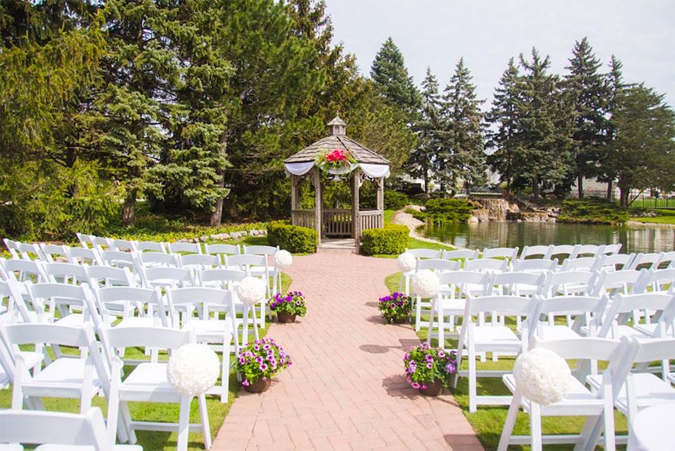 The Wedding Website of Amanda Snoozy and Jason Biliskov