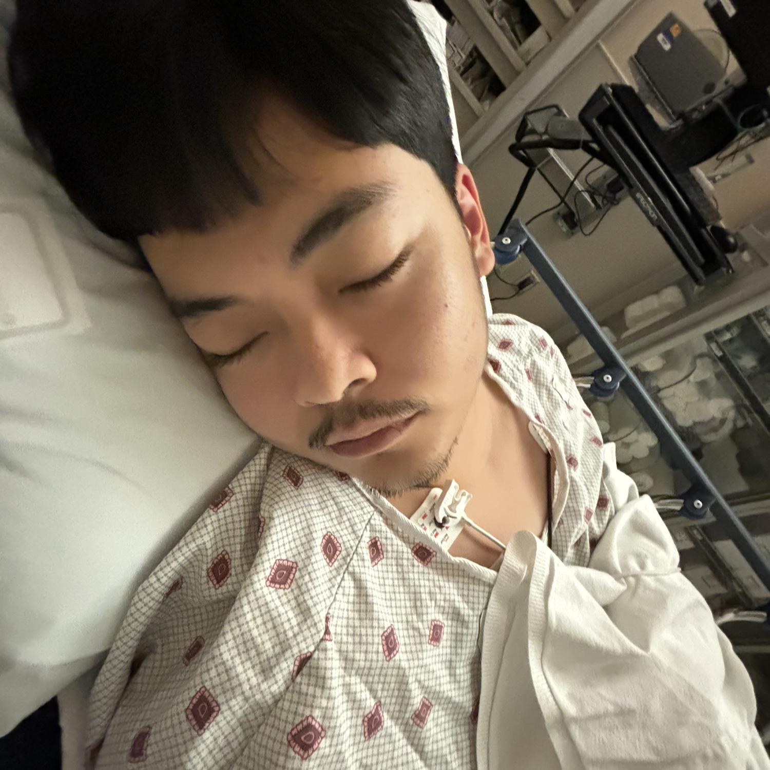 Nov 30, 2023
We were supposed to be flying out to vegas but sky prefered a vacation at queens instead. Even in the hospital he isn’t safe from tiff’s .5 cam