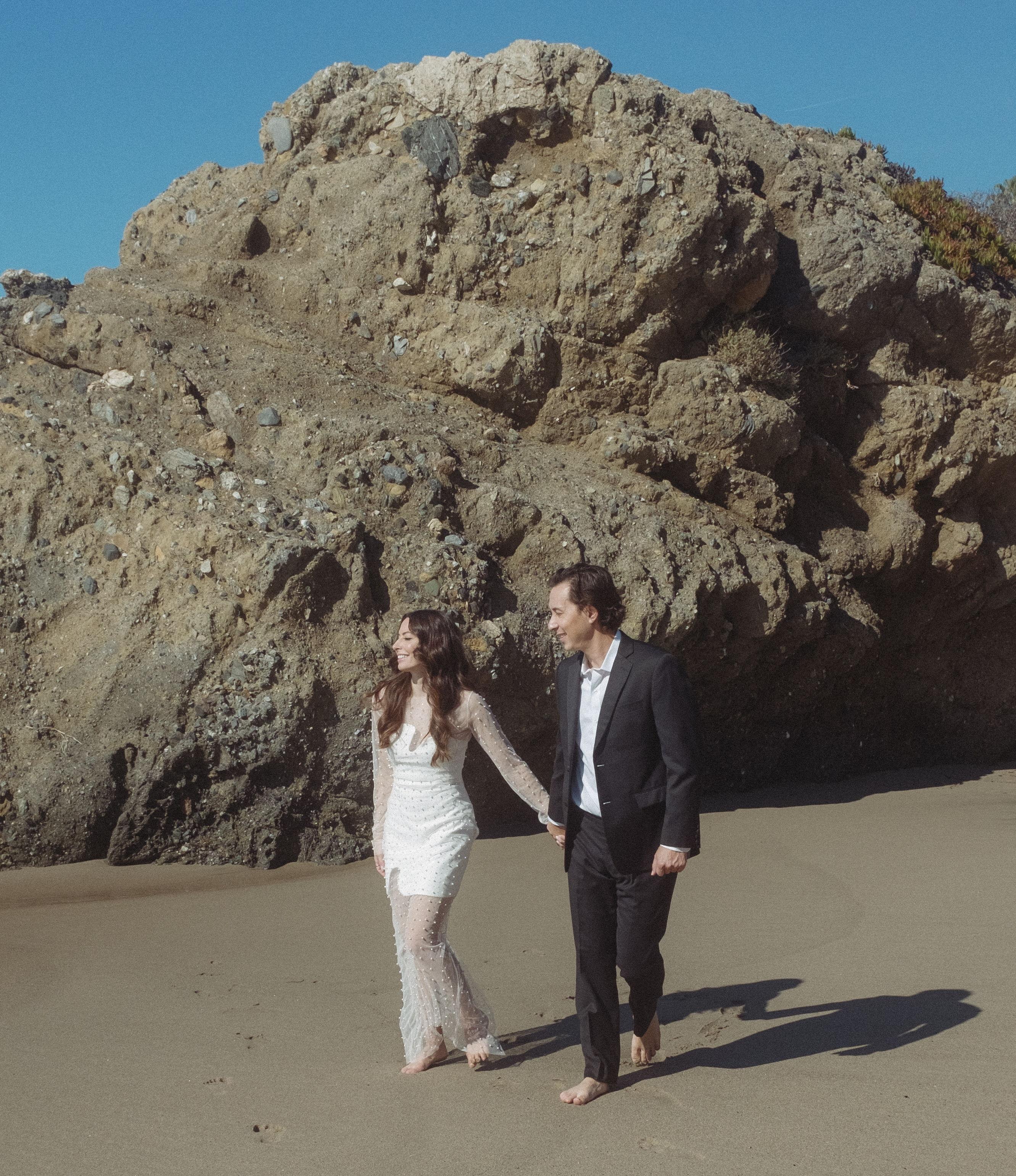 dfc41bf5-f69d-4823-9c8d-cfaa03f4d82b