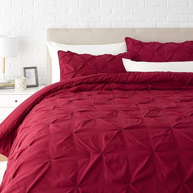 AmazonBasics Pinch Pleat Down-Alternative Comforter Bedding Set - King, Burgundy