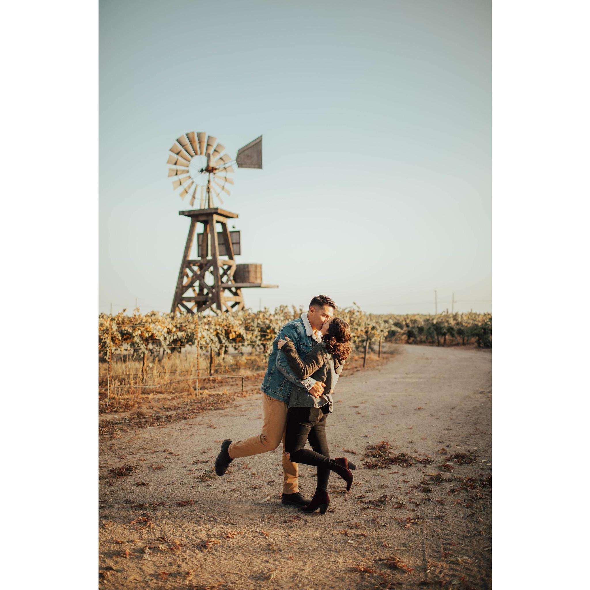 Engagement Shoot October 2019
Photographer : Kick your foot up
Jose : Who? Me? Okay ...