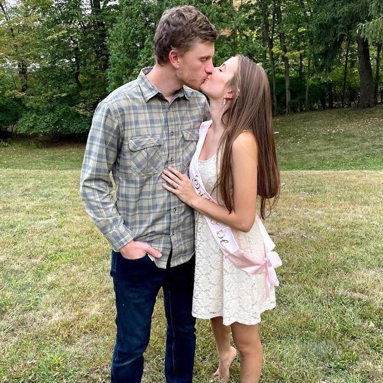 <3