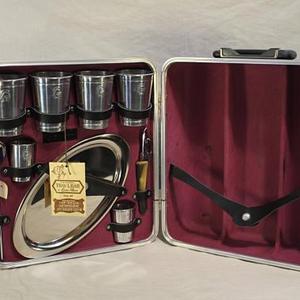 Vintage TRAV-L-BAR by Ever-Wear with all accessories