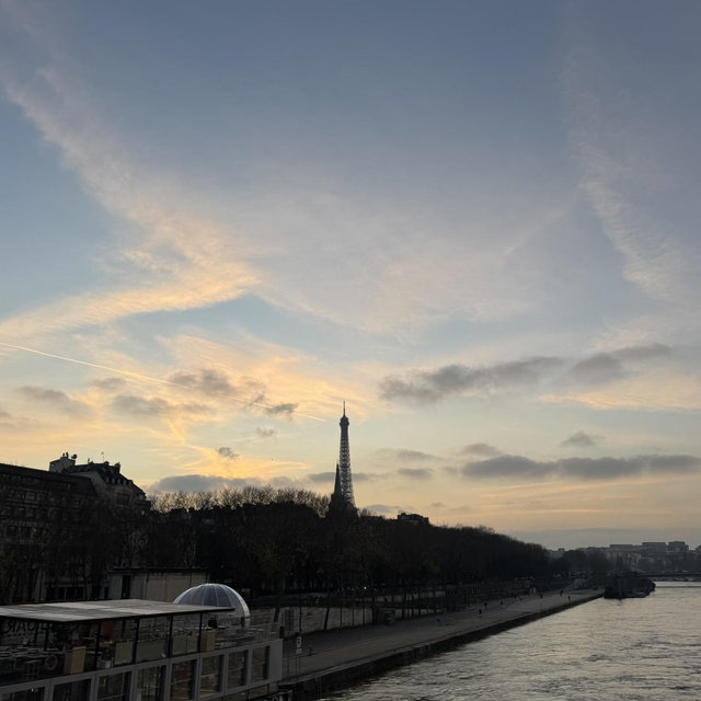Lunch Bus Tour throughout Paris
