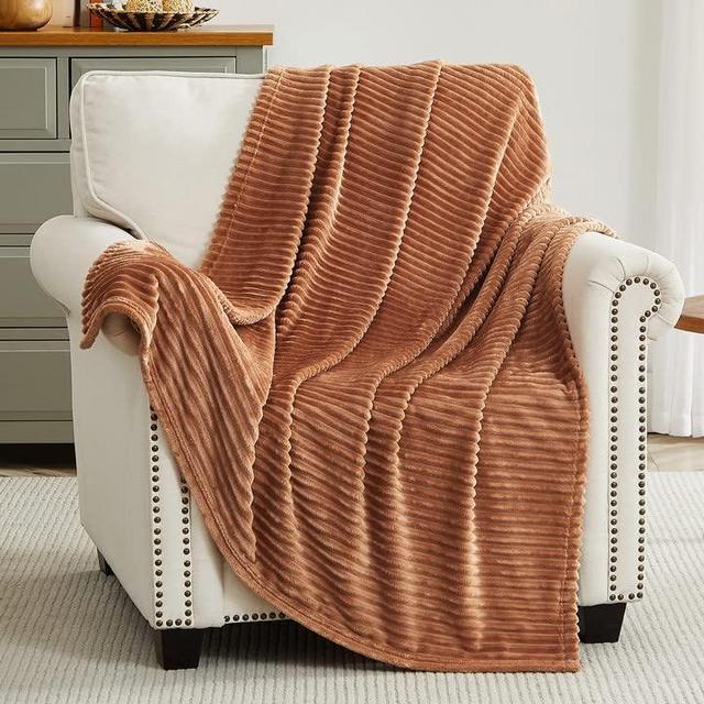 Geniospin Fleece Throw Blanket, Dark Brown Flannel 280GSM Extra Soft Lightweight Blanket with Strip, Plush Fuzzy Cozy Blankets and Throws for Couch, Bed, Sofa Cozy, Warm and Breathable (50''x60'')