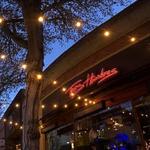 Tres Hombres Long Bar & Grill