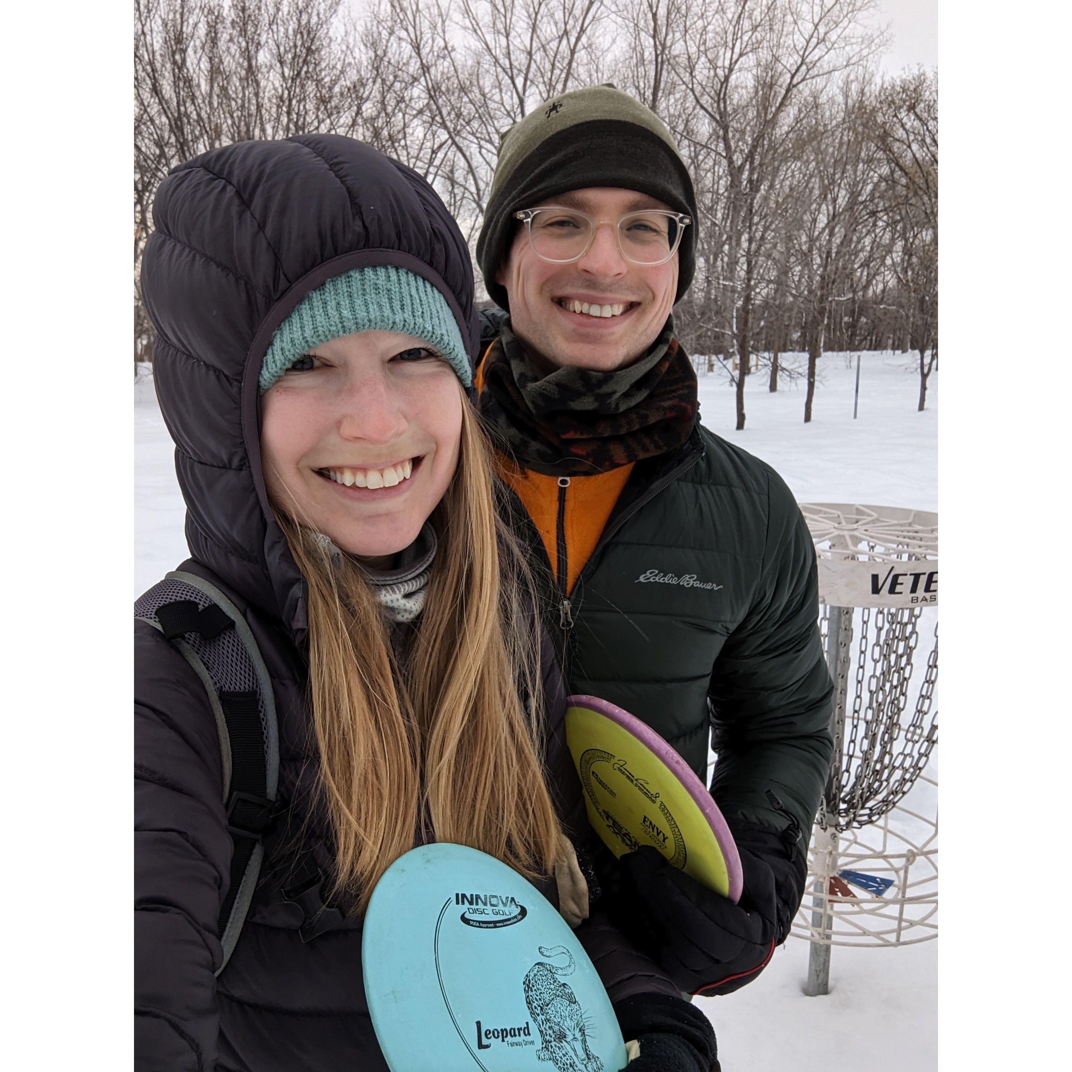 Eric has been teaching Laurel how to play disc golf