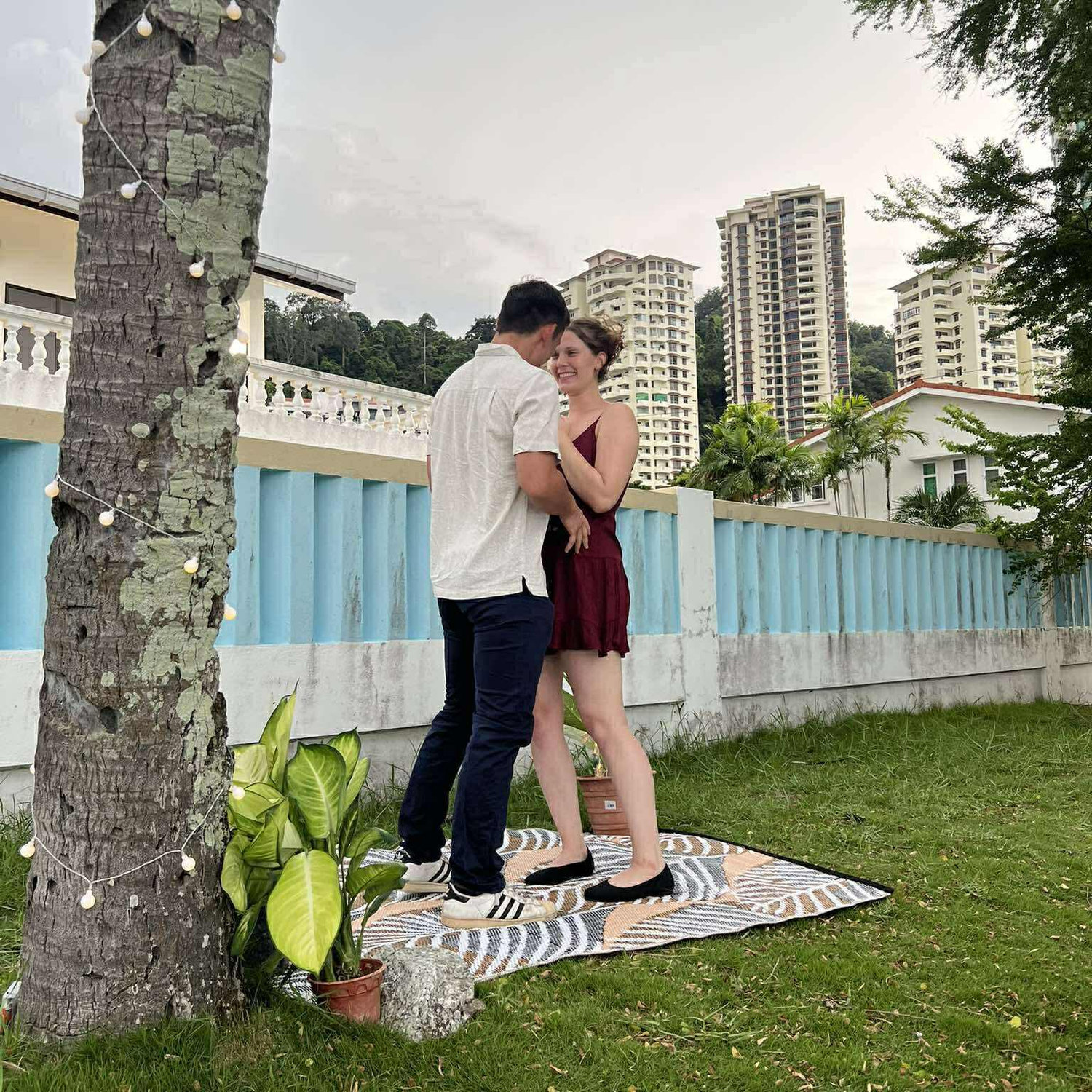 Engagement in Penang, next to the same beach where Shion asked Isabel to the banquet