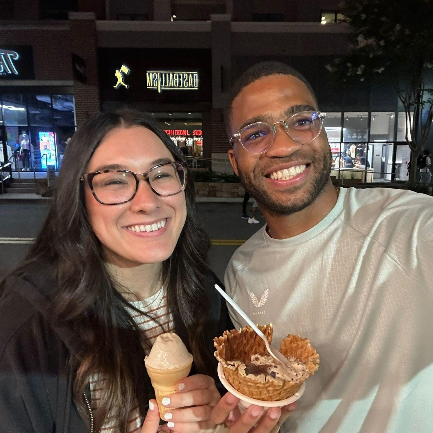 First date ending with Jeni's ice cream