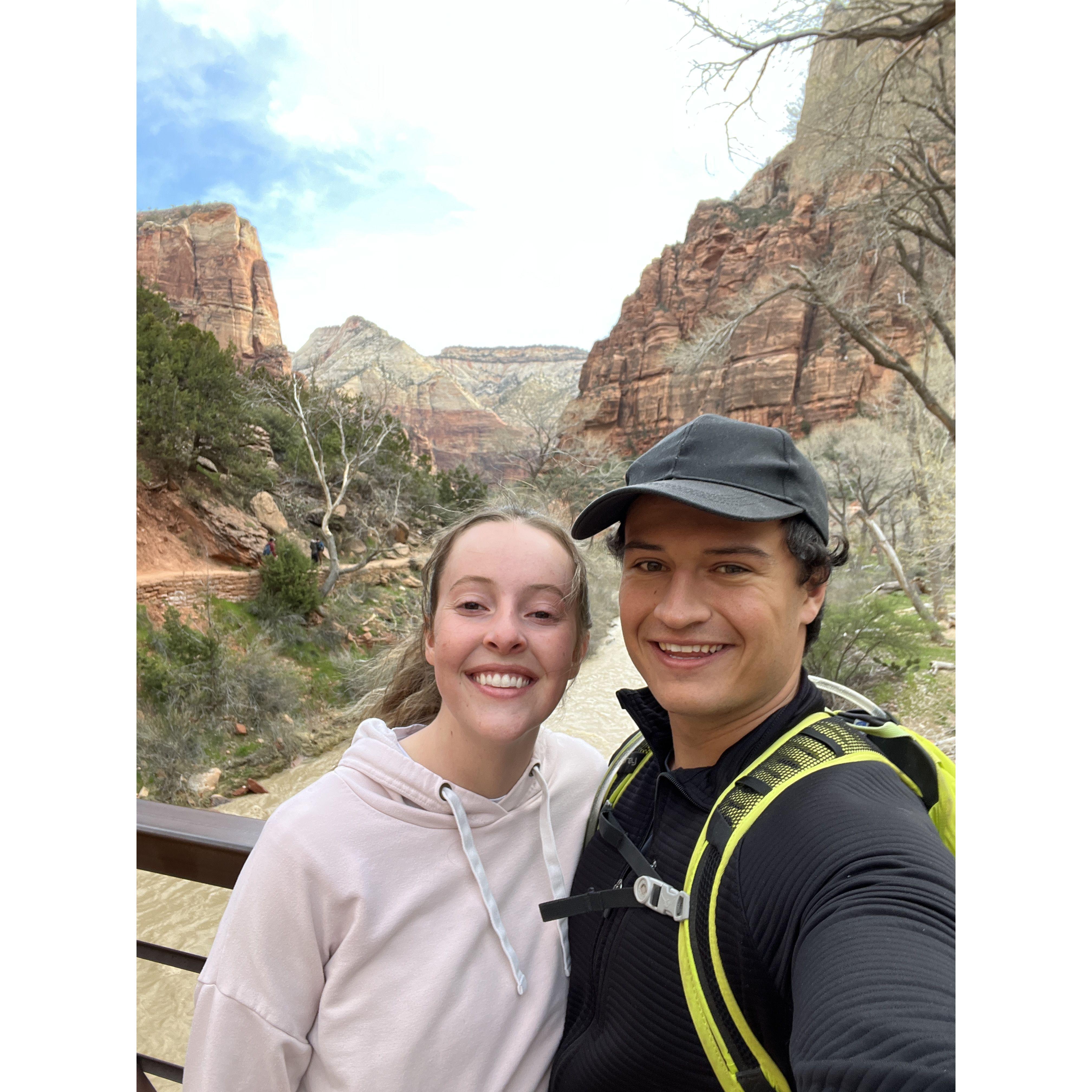 We woke up at 4am to hike Angel's Landing in Zion's National Park 😬