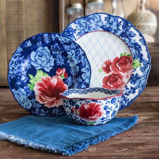 The Pioneer Woman Heritage Floral 12-Piece Stoneware Dinnerware Set