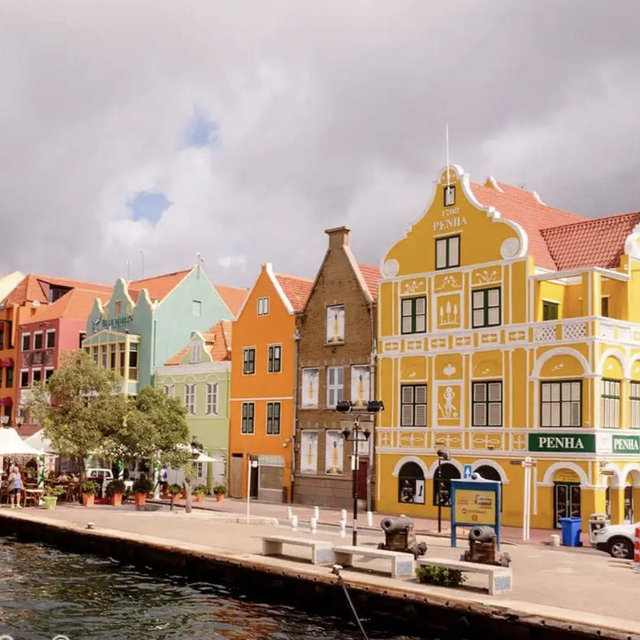 Souvenir Shopping in Curaçao