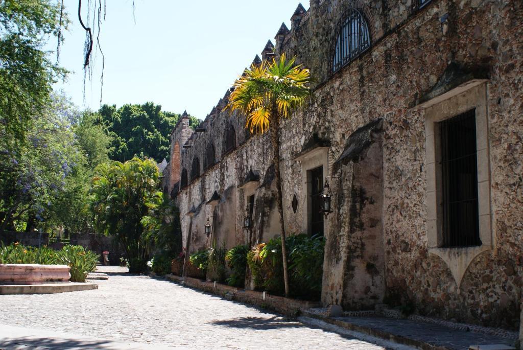 The Wedding Website of Esteban Cuevas and Jessica Orozco