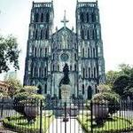Sip lemon tea in front of St Joseph Cathedral
