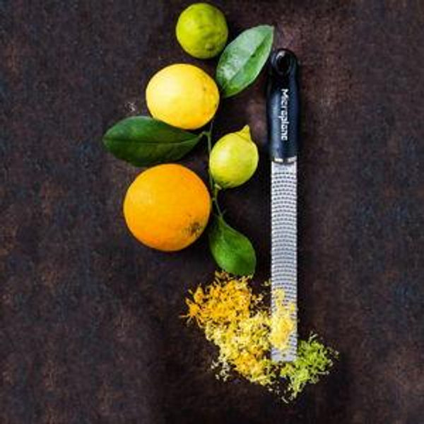 Microplane Premium Classic Series Zester 18/8, Black - Lemon Zester & Cheese Grater & Vegetable Grater - Citrus, Parmesan Cheese, Garlic, Ginger, Nutmeg, Chocolate - Stainless Steel Grater