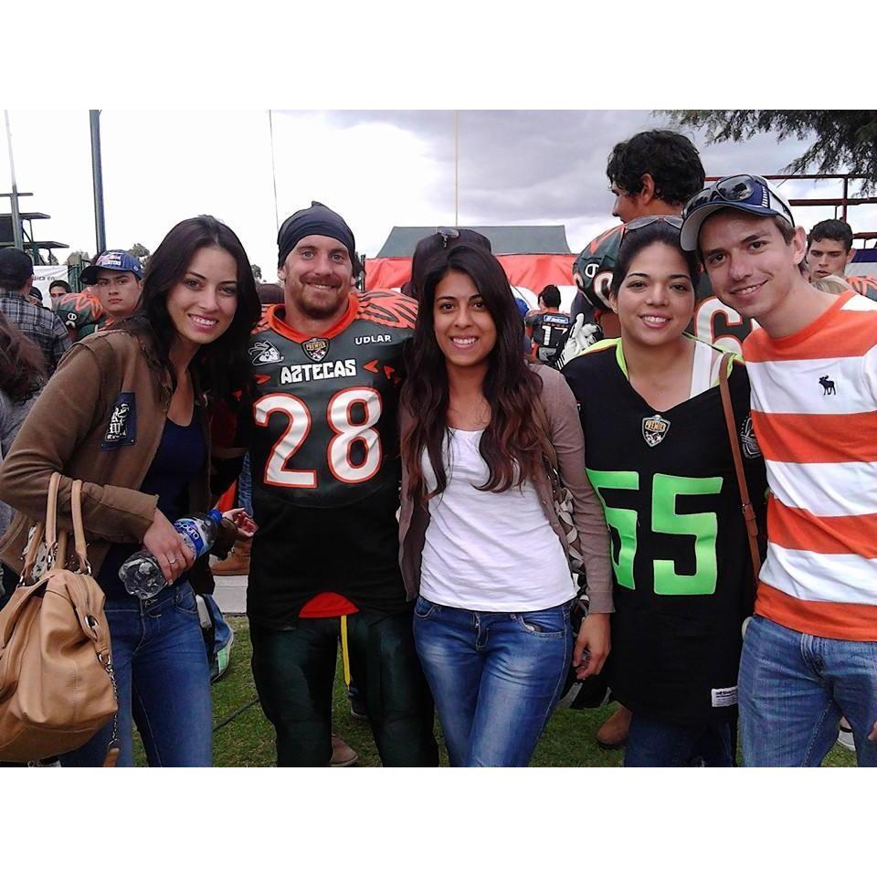 After we meet (at Denise's birthday) we went to the Aztecas football game

Después de que nos conocimos en el Cumpleaños de Denise, fuimos al partido de los Aztecas