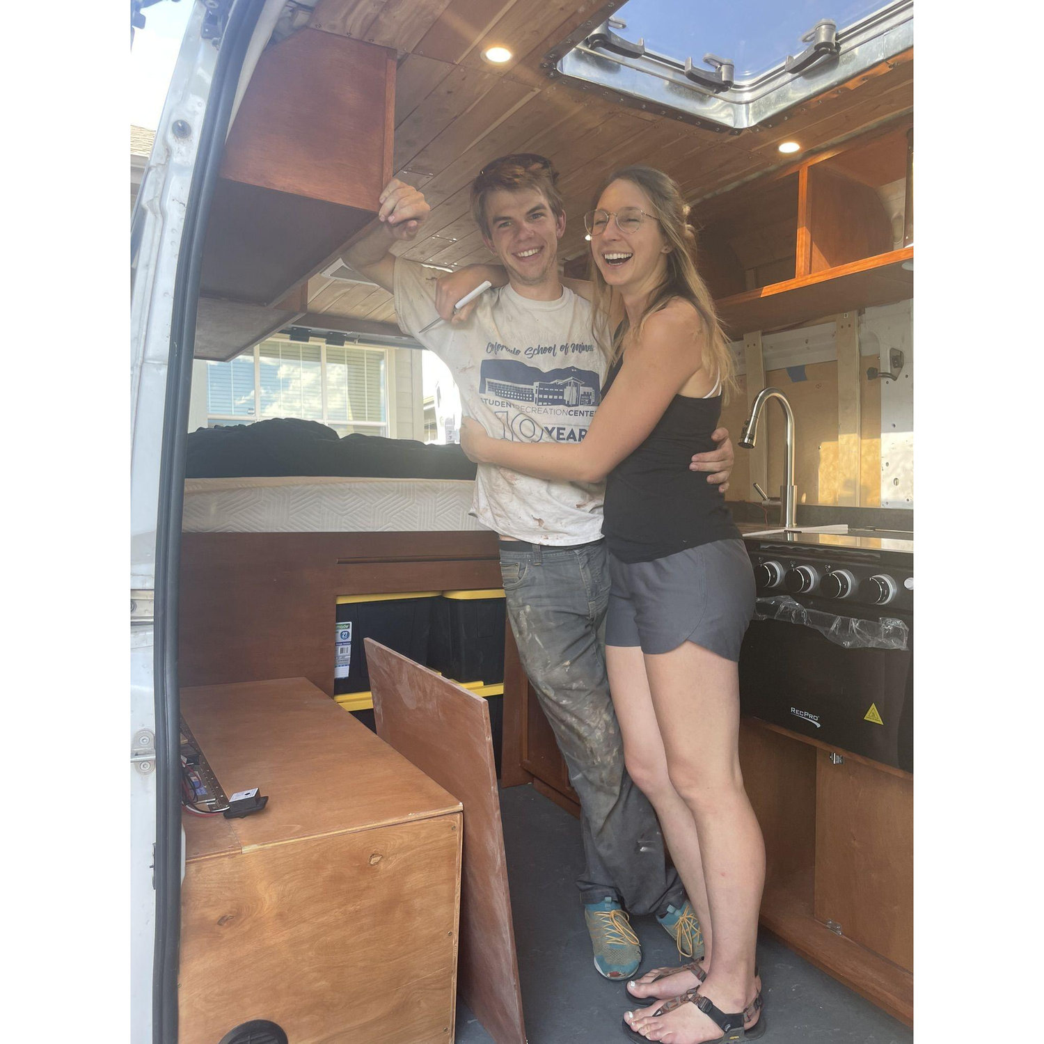 John building out the van, Svetty helping him out!
