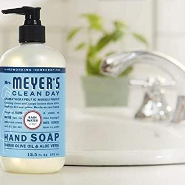 Mrs. Meyer's Clean Day Liquid Hand Soap, Cruelty Free and Biodegradable Formula, Rain Water Scent, 12.5 Oz- Pack of 3
