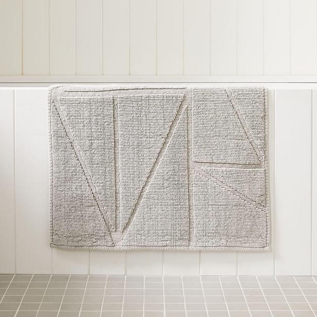 Organic Triangle Sculpted Bath Mat, Frost Gray, 24"x64"
