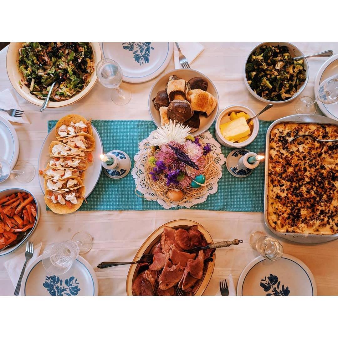 April 1st, 2018:
Having a huge meal for every holiday is a tradition for Samantha's family, and ever since Emilio started learning to cook he brings delicious dishes, including these tacos! 🌮