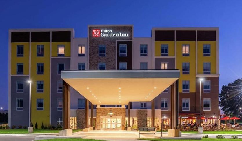 The Wedding Website of Hunter Lane and Ashley Philpot