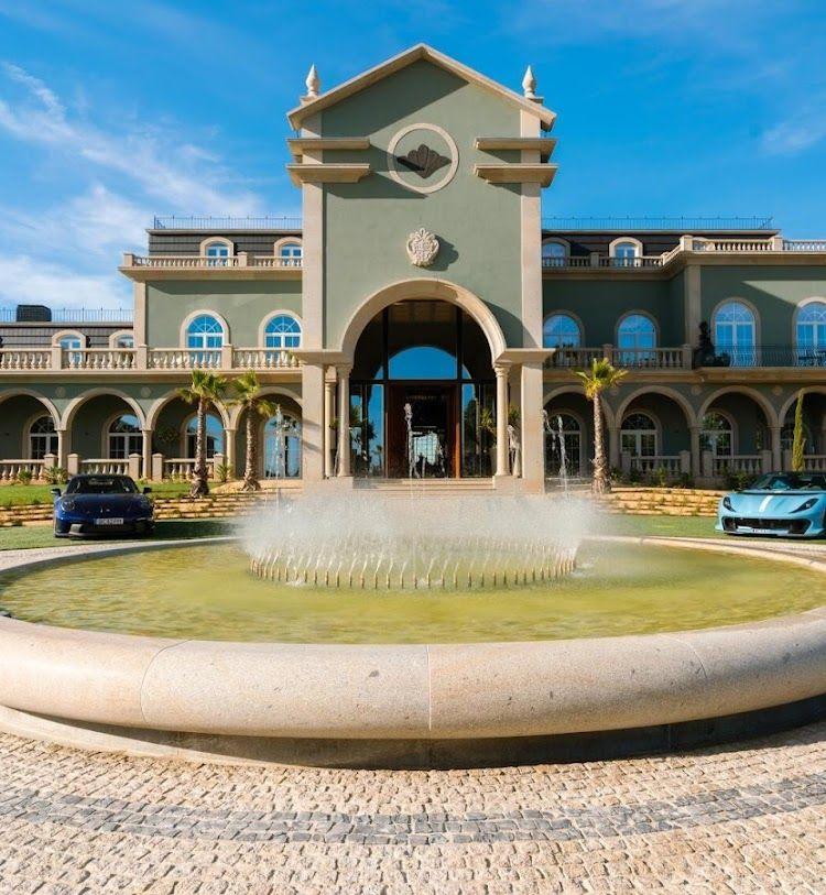 The Wedding Website of Hannah Sharpe and Uche Ikpeazu