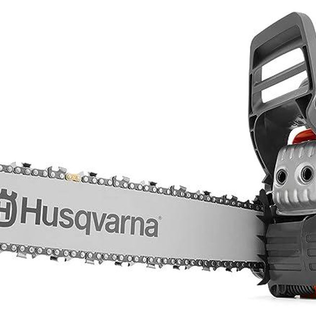 Husqvarna 440 Gas Powered Chainsaw, 40-cc 2.4-HP, 2-Cycle X-Torq Engine, 18 Inch Chainsaw with Smart Start, For Wood Cutting and Tree Trimming