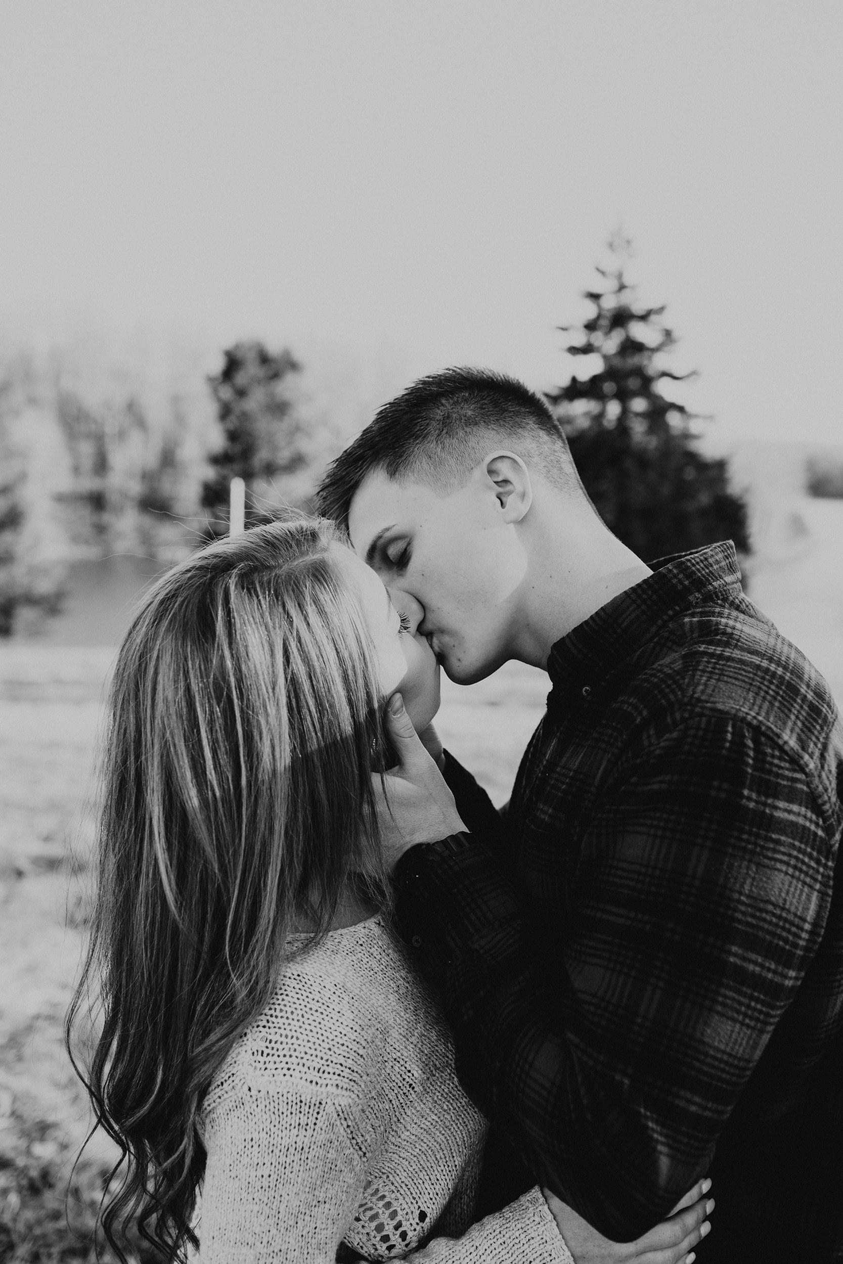The Wedding Website of Hannah Elizabeth and Evan Dallas