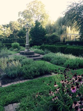 The Wedding Website of Sarah Dubin and Sam Kelly