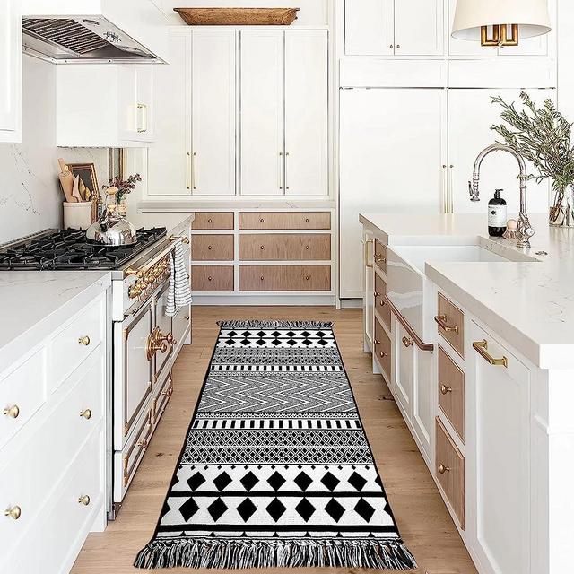 IOHOUZE Boho Kitchen Runner Rug -2'x6' Cotton Woven Indoor Outdoor Carpet Rugs Mats, Black White Runners for Hallways, Machine Washable Runner Rug for Kitchen Bedroom Living Room Laundry Entryway