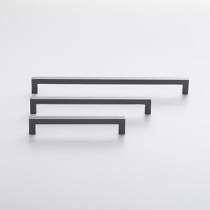 Edgecliff Pull - True Black