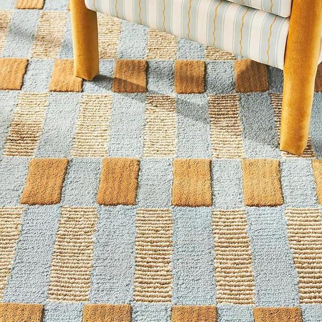 Hand-Tufted Wool Rug with Scalloped Edges, Light Blue Plaid Pattern, Cozy Soft Area Rug for Living Room, Bedroom, and Nursery, Handmade Modern Accent Rug, 8x10 Ft