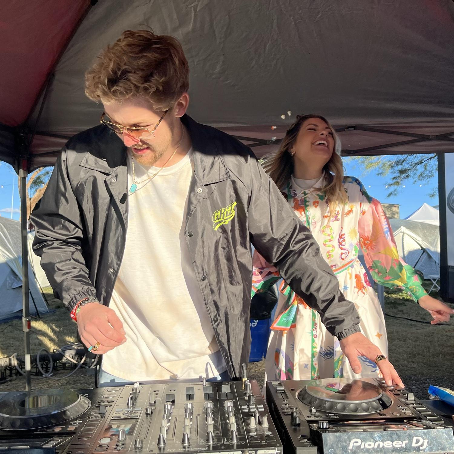 Nick is a talented dj with the best taste in music!! 🪩 @philfee
you’re going to want to remember that ;)