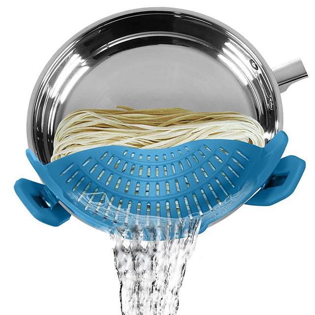 Clip on Strainer for Pots Pans, Spaghetti Silicone Strainer, Clip-on Food Strainers for Pasta, Vegetables, Meat, Fruit, Fits All Pans Bowls and Pots