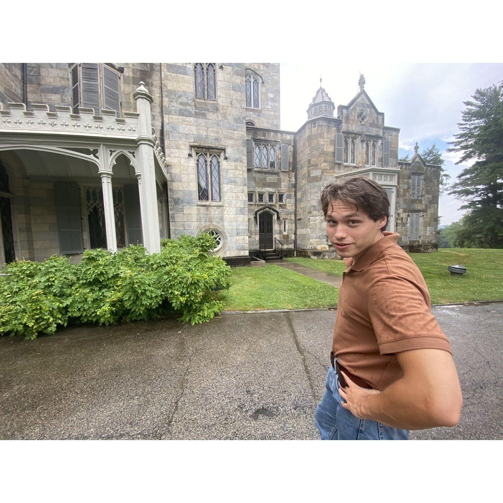 Owen in front of the Lyndhurst mansion, which he loved because of its beautiful architecture :)